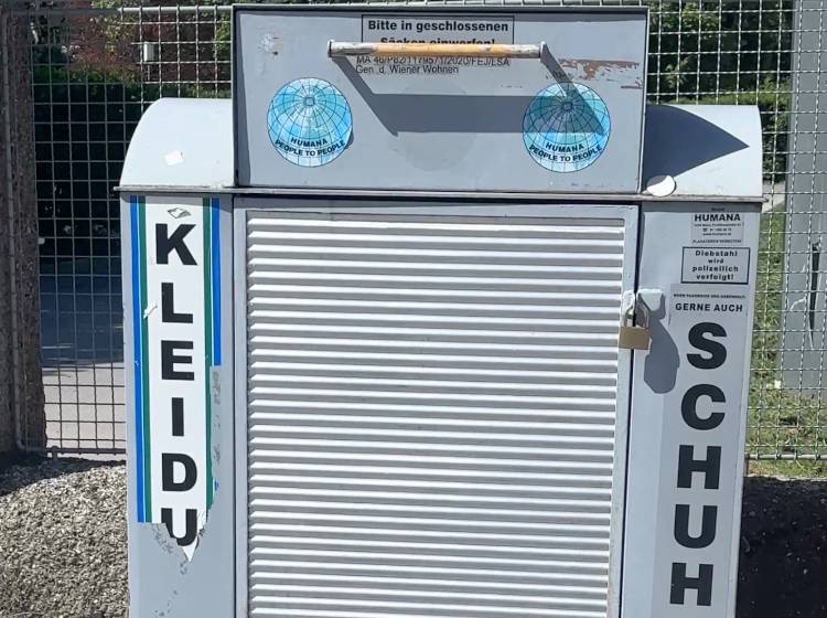 Stadt verbietet Altkleidercontainer wegen Vermüllung