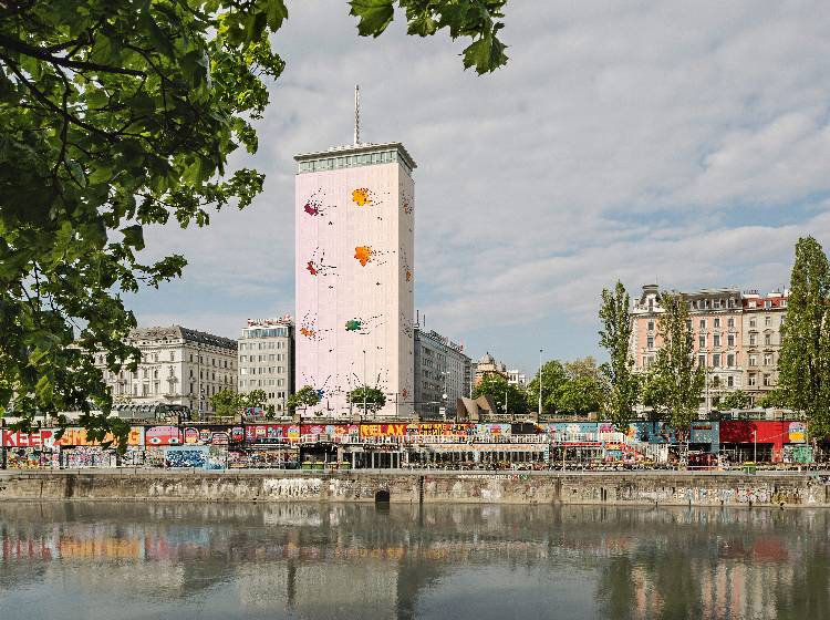 Verhüllung: Koch-Rezept am Ringturm