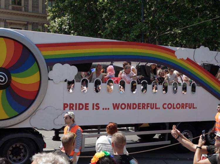 Regenbogenparade: Große Demo zum Ende der Pride