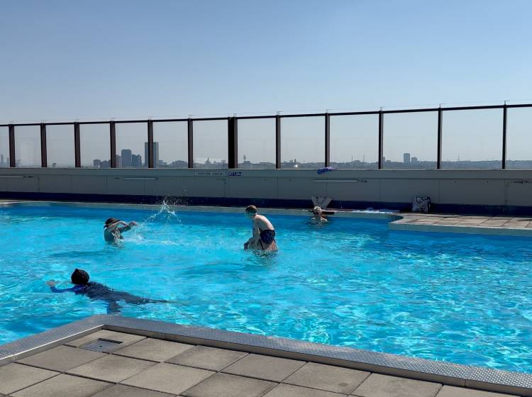 Dachpool im Wohnpark: "Ich komme mehrmals täglich"