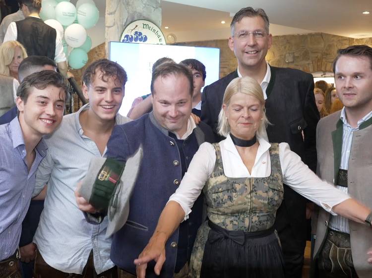 Neustifter Kirtag: Tradition, Tracht und Wein trotz Regen