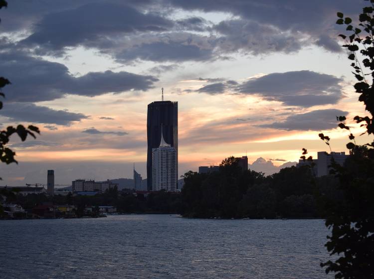 Alte Donau: Kanu kentert - News - W24