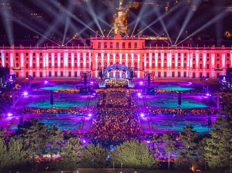 Sommernachtskonzert: Wiener Philharmoniker laden nach Schönbrunn